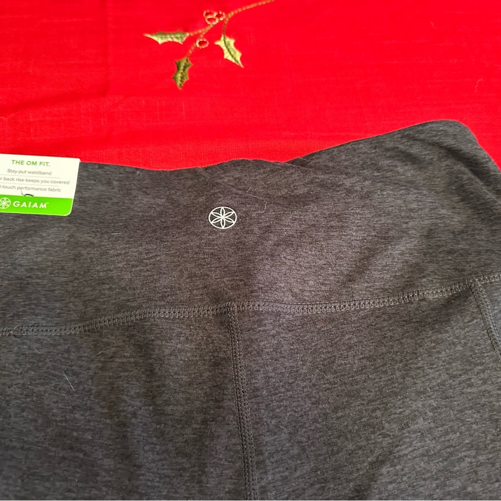 COPY - Gaiam 7/8 legging NWT